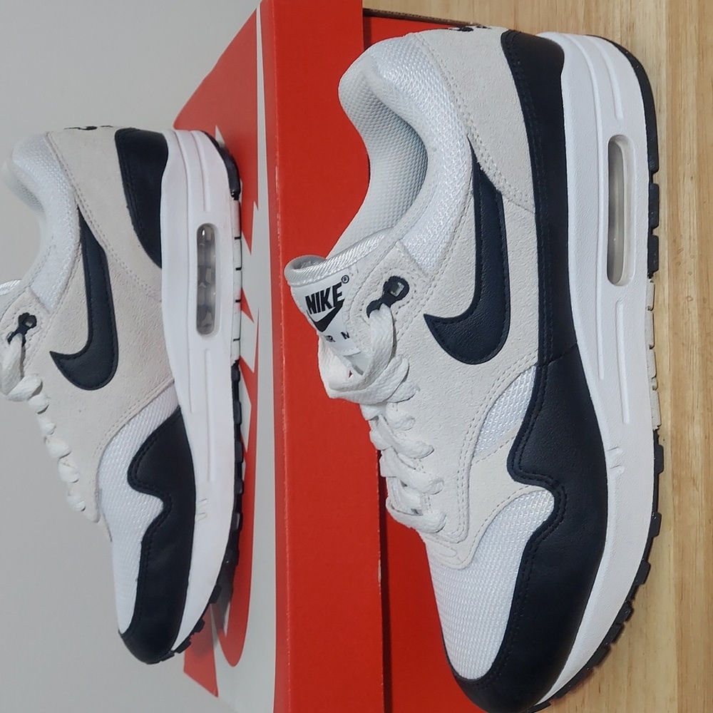 Nike Air Max 1 Black White Oreo FZ508-101 Men 7.5 / Women 9 Worn Once + Box